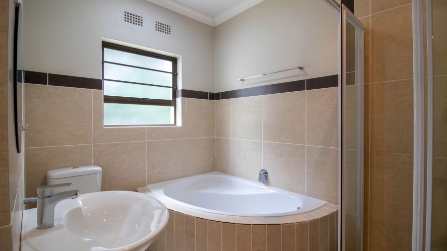 4 Bedroom Property for Sale in Beacon Bay Eastern Cape